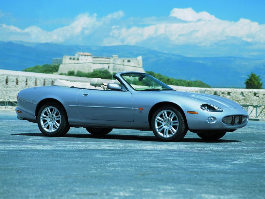  Jaguar XKR Convertible 2003 года  (фото 5 из 8)